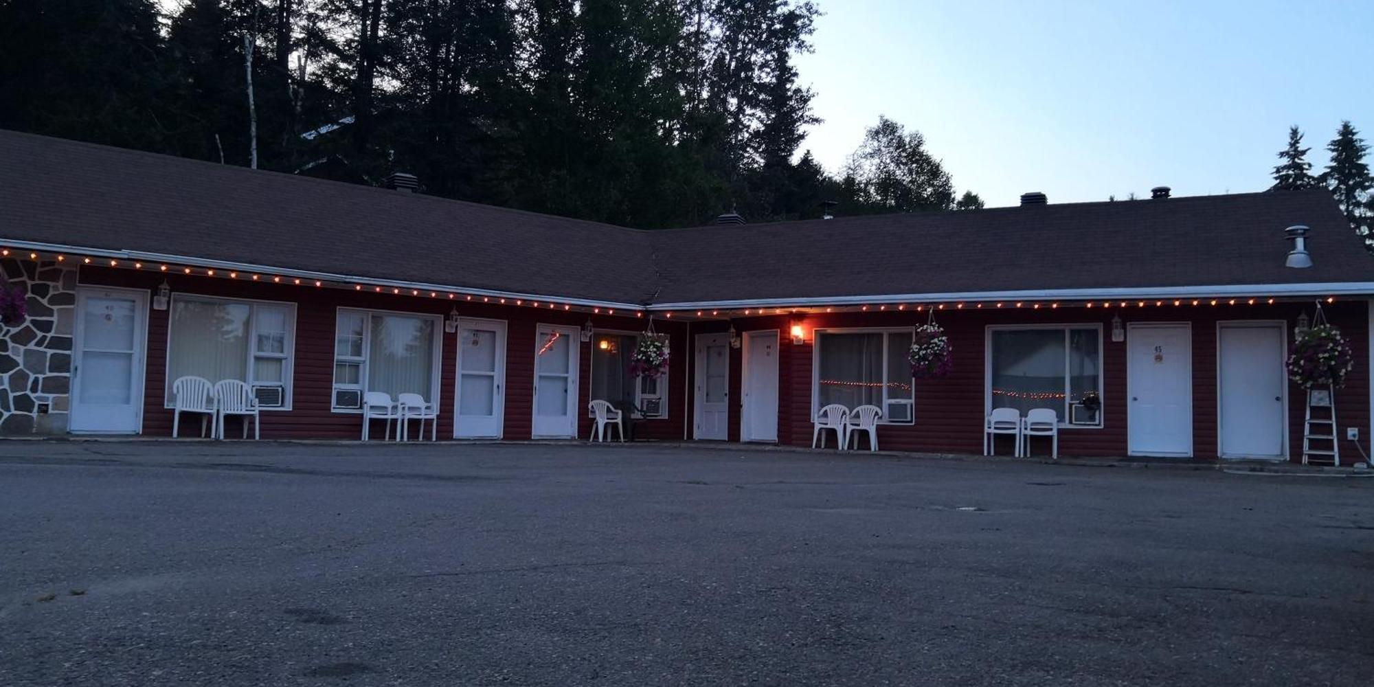 Motel Des Pays D'En Haut Val-David Kültér fotó