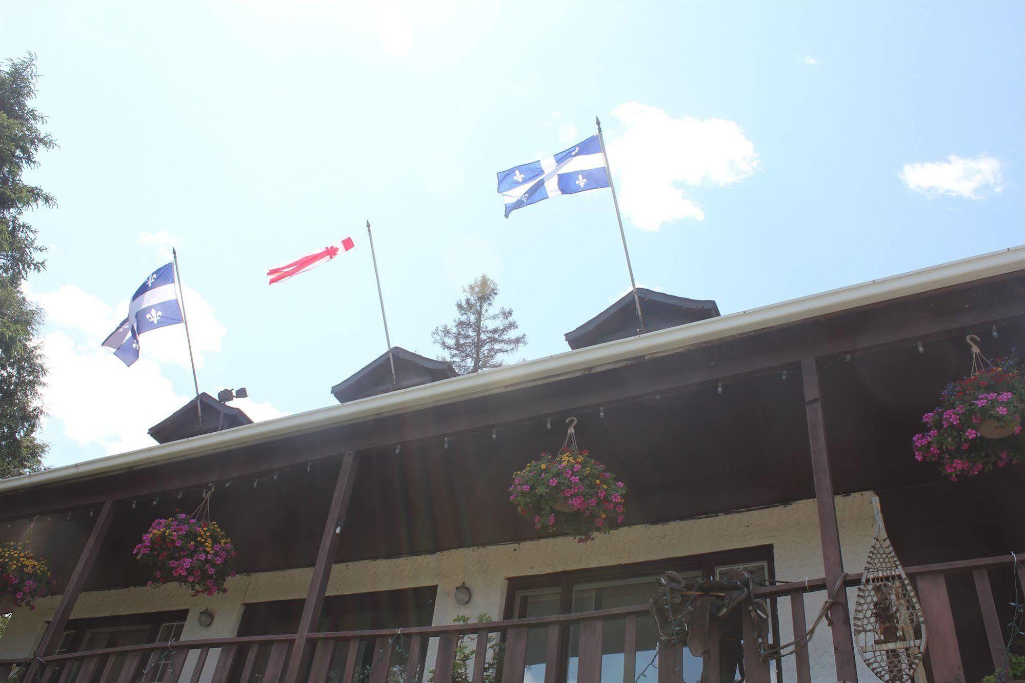 Motel Des Pays D'En Haut Val-David Kültér fotó